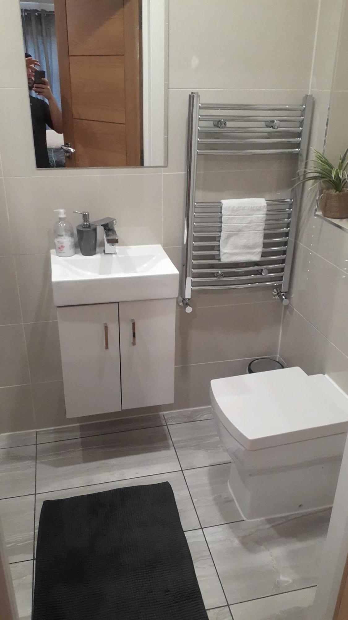 Appartamento King Azim Court Londra Esterno foto