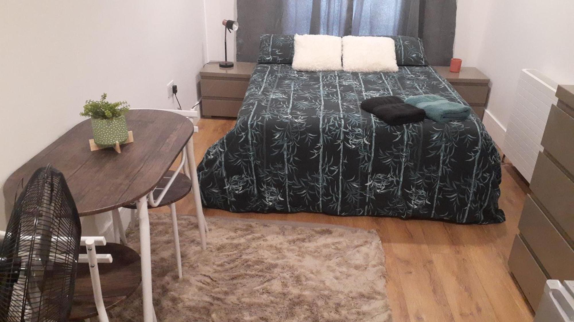 Appartamento King Azim Court Londra Esterno foto